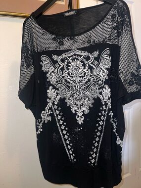 Vanilla Sugar Black & White Floral Mosaic Scoop Neck Top